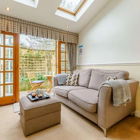 1 Bed In 91336 Dom wakacyjny